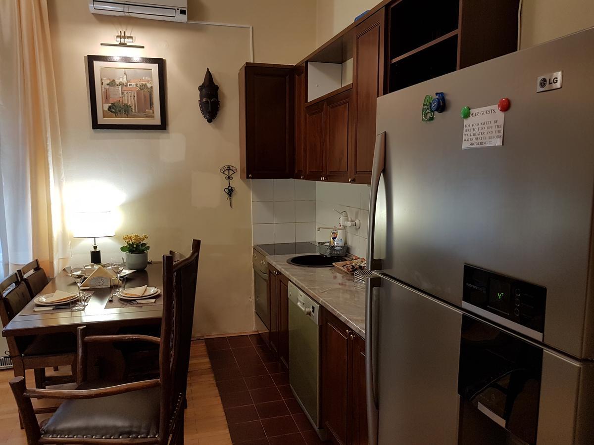 Classic Style Apartment Belgrado Buitenkant foto