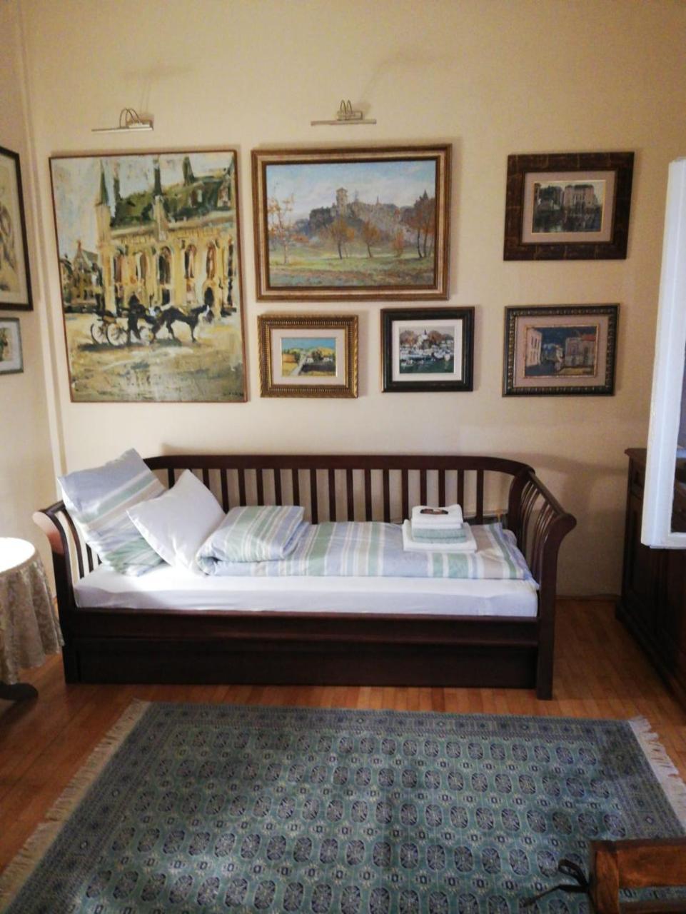 Classic Style Apartment Belgrado Buitenkant foto